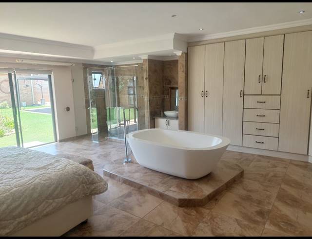 4 BEDROOM HOUSE FOR SALE IN WALDRIFT